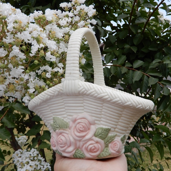 VTG Ceramic Floral Basket - Picture 5 of 6